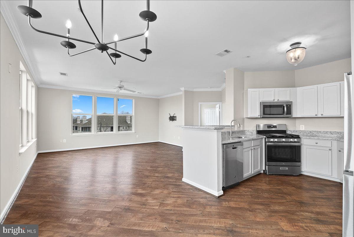 12000 Market Street #374 photo 2