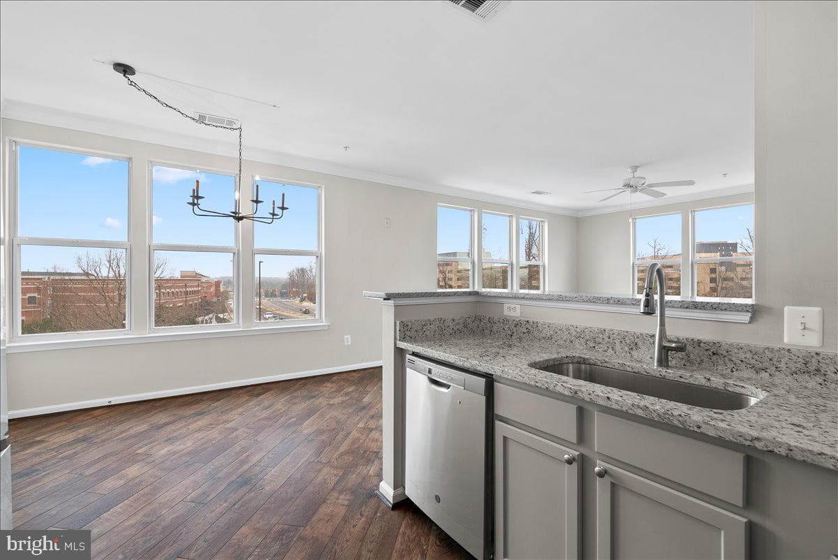 12000 Market Street #374 photo 3