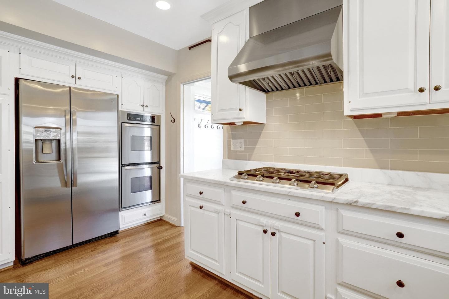 3530 Gordon Street photo 9