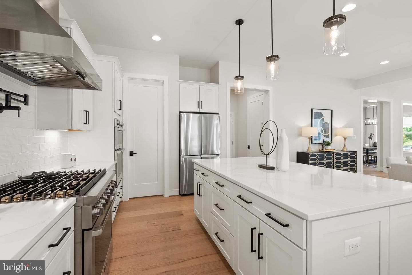 1212 Drake Street SW photo 32