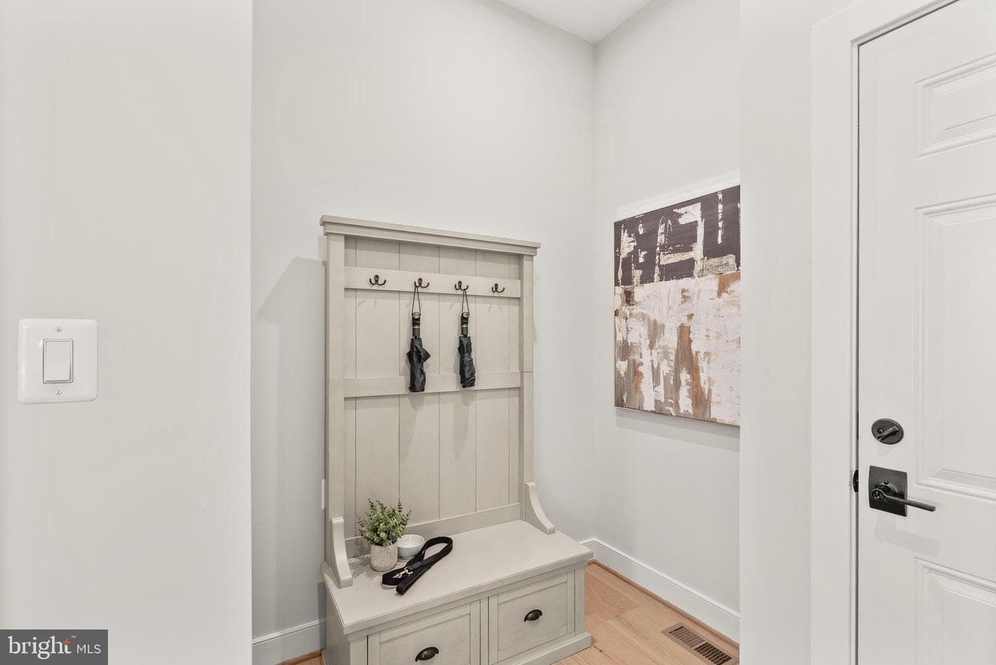 1212 Drake Street SW photo 36