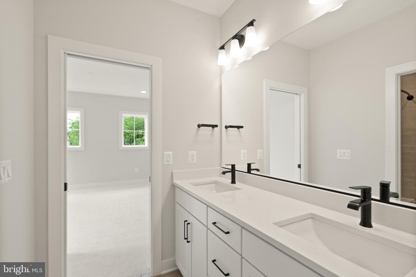 1212 Drake Street SW photo 55