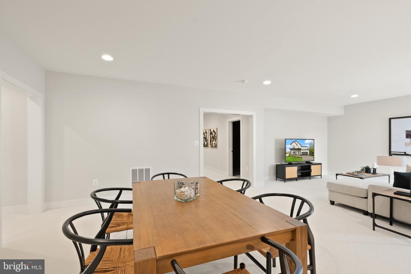 1212 Drake Street SW photo 74