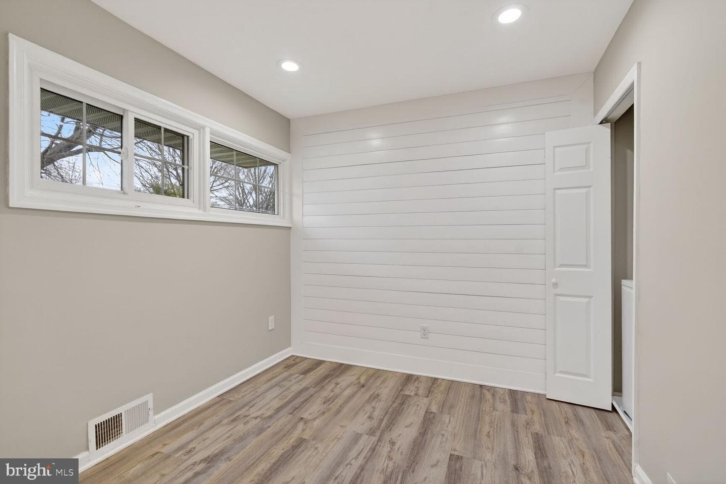 1925 Rollins Drive photo 21