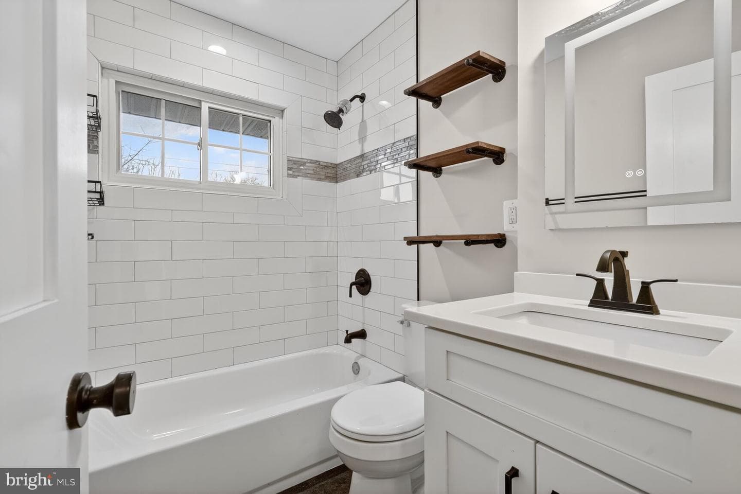 1925 Rollins Drive photo 24