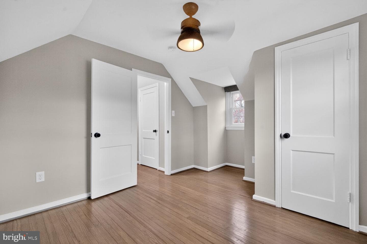 1925 Rollins Drive photo 28