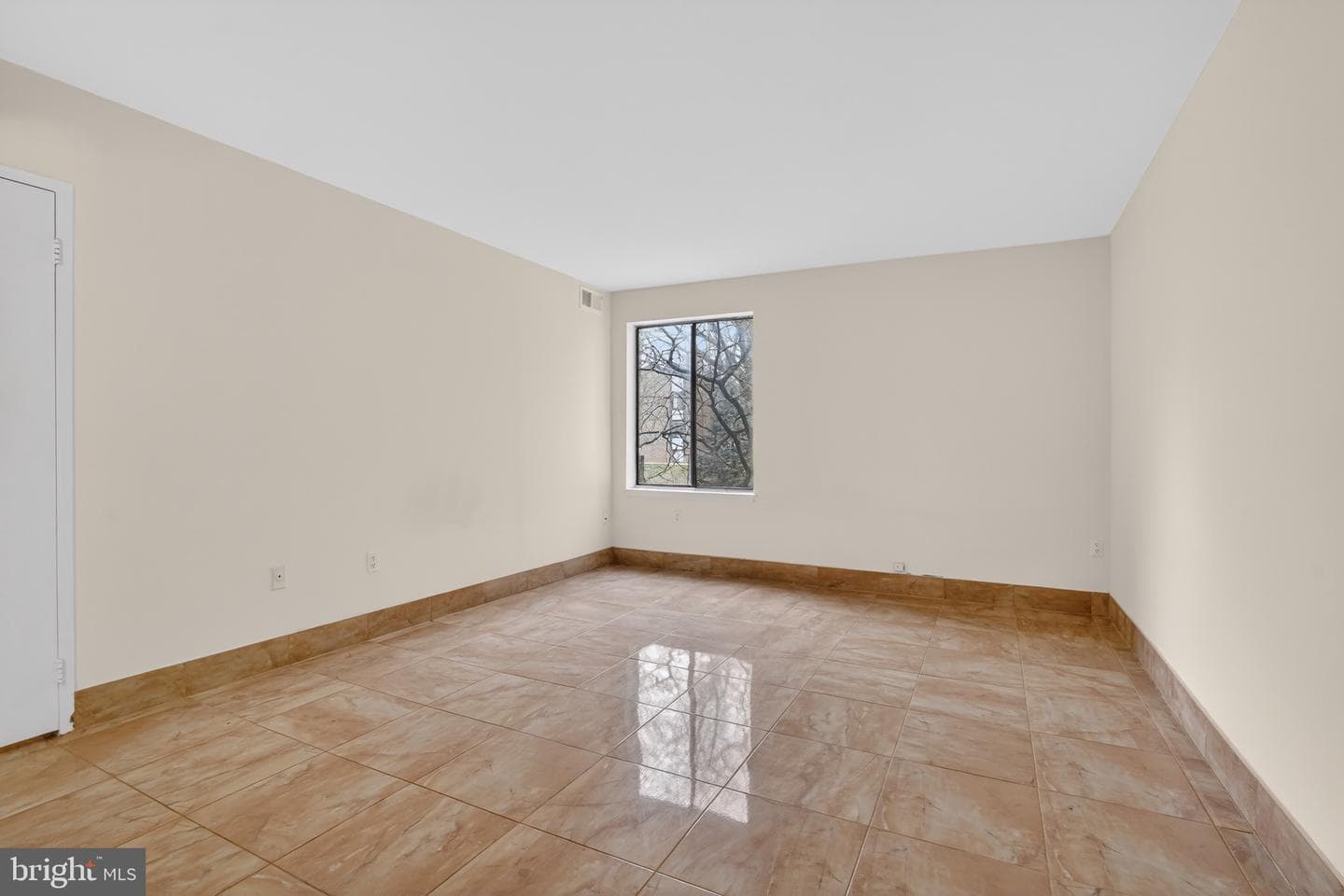 9718 Kingsbridge Drive #103 photo 11