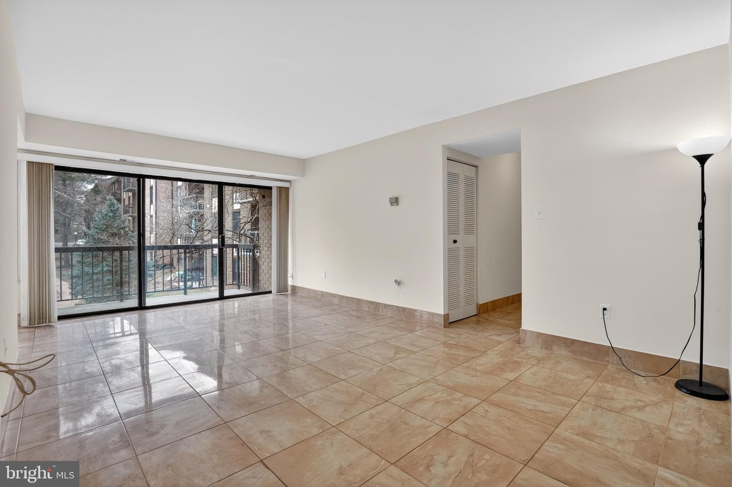 9718 Kingsbridge Drive #103 photo 3
