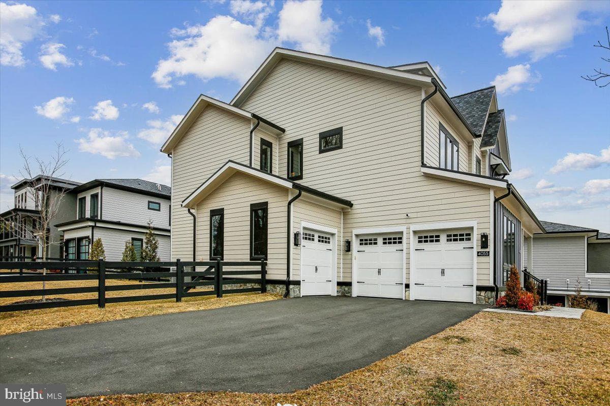 4055 Thornton photo 4