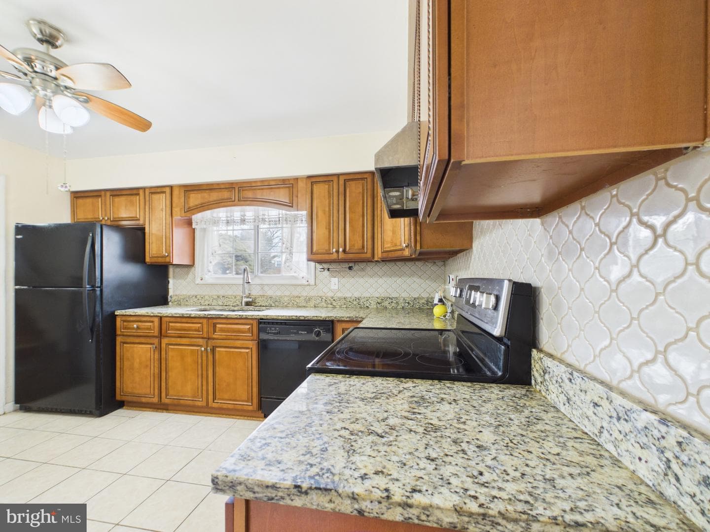 5907 Camberly Avenue photo 4