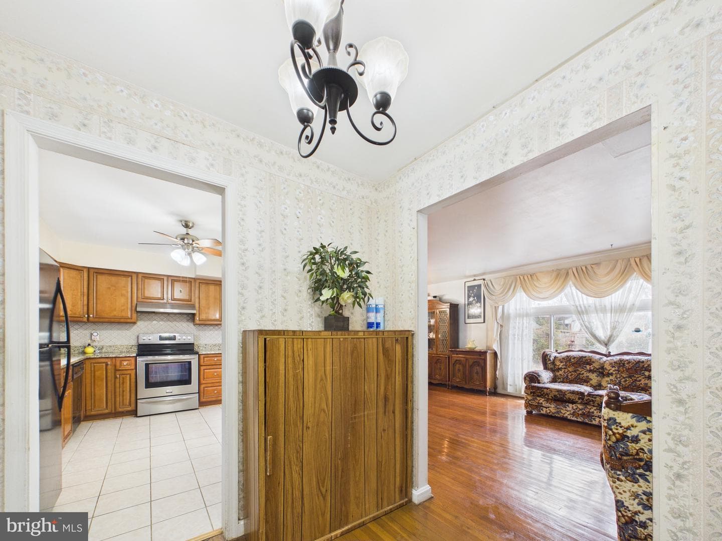 5907 Camberly Avenue photo 9