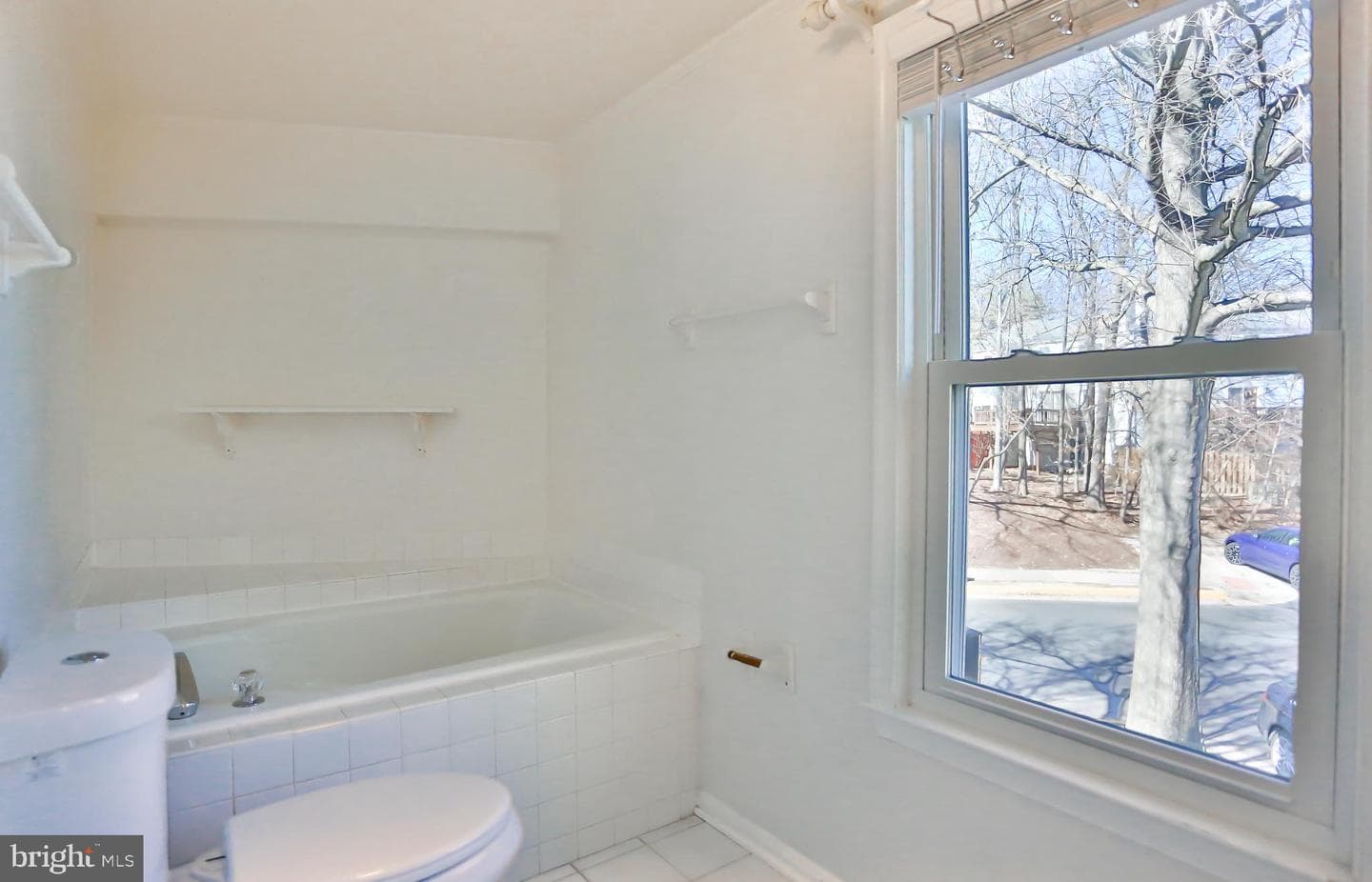 5837 Norham Drive photo 12