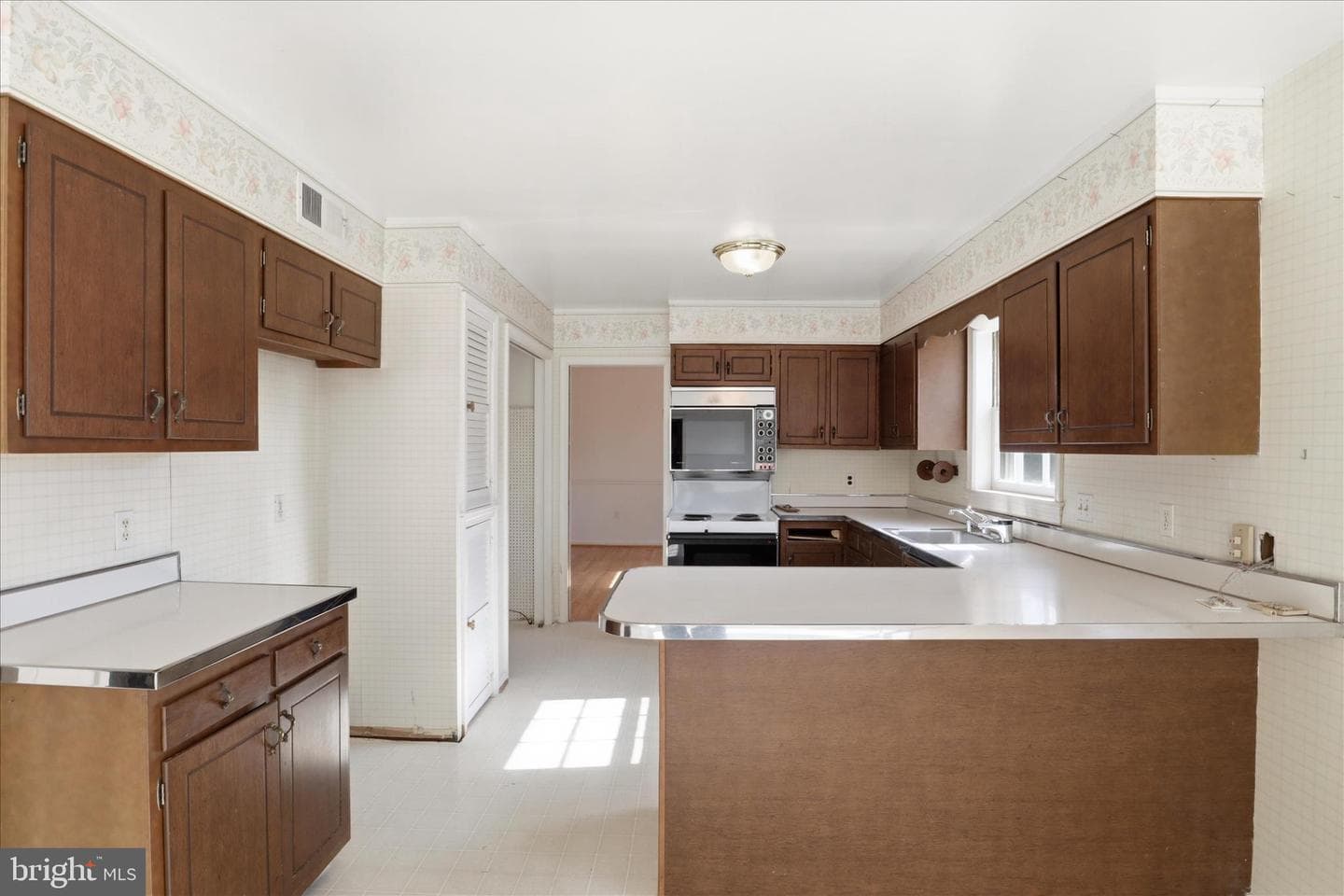 2008 Friendship Lane photo 5