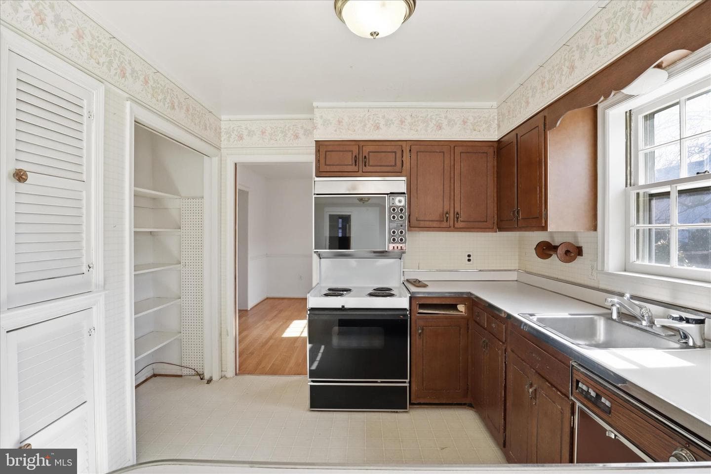 2008 Friendship Lane photo 7