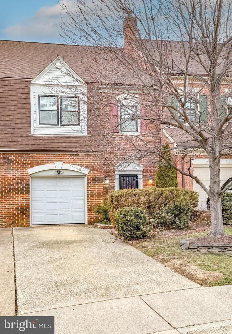 6312 Chaucer View Circle