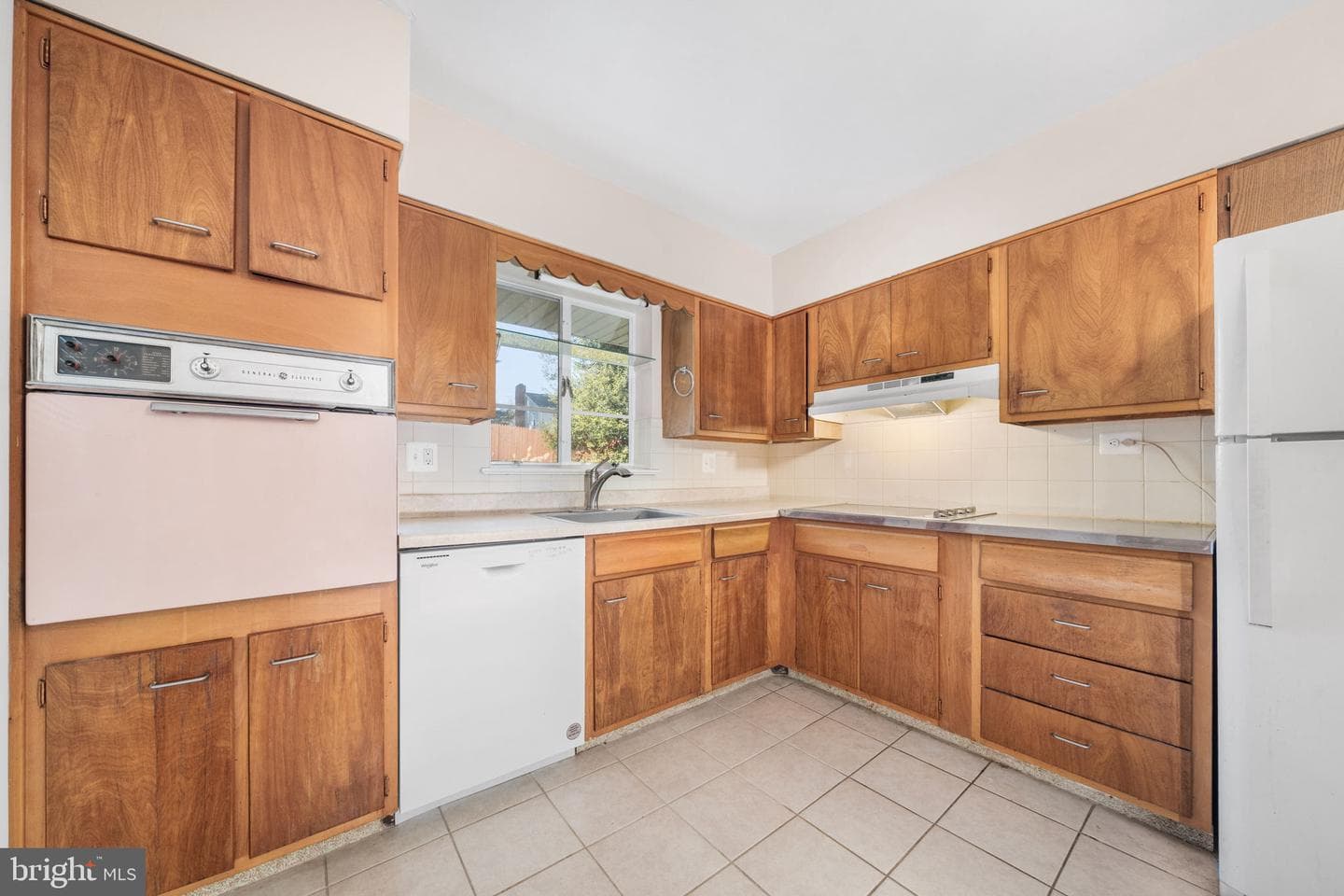 1806 Lansing Court photo 16