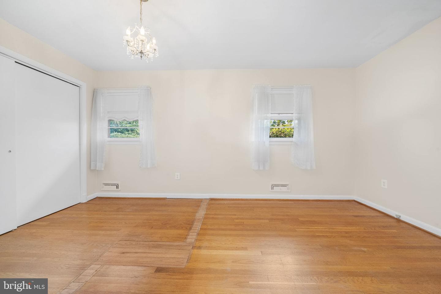 1806 Lansing Court photo 27
