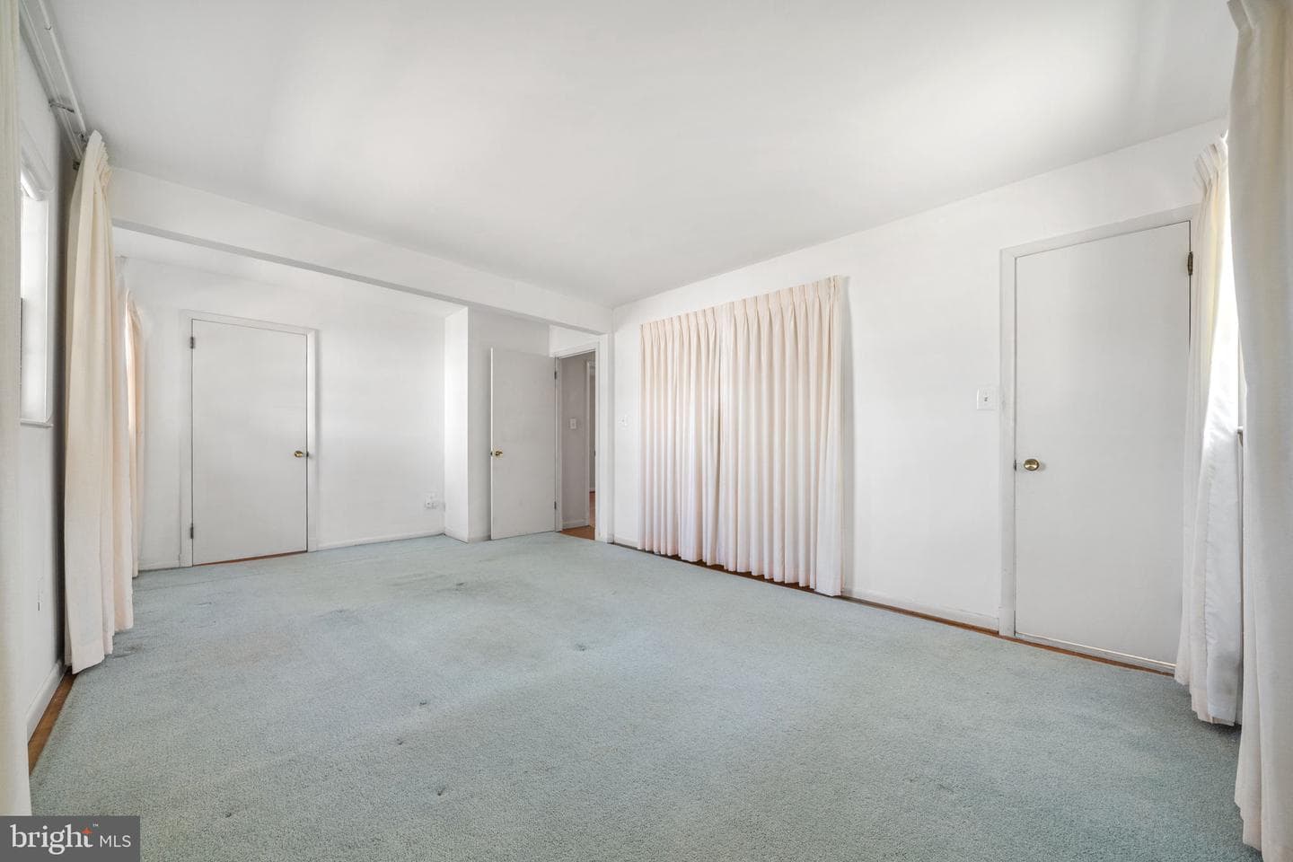 1806 Lansing Court photo 33