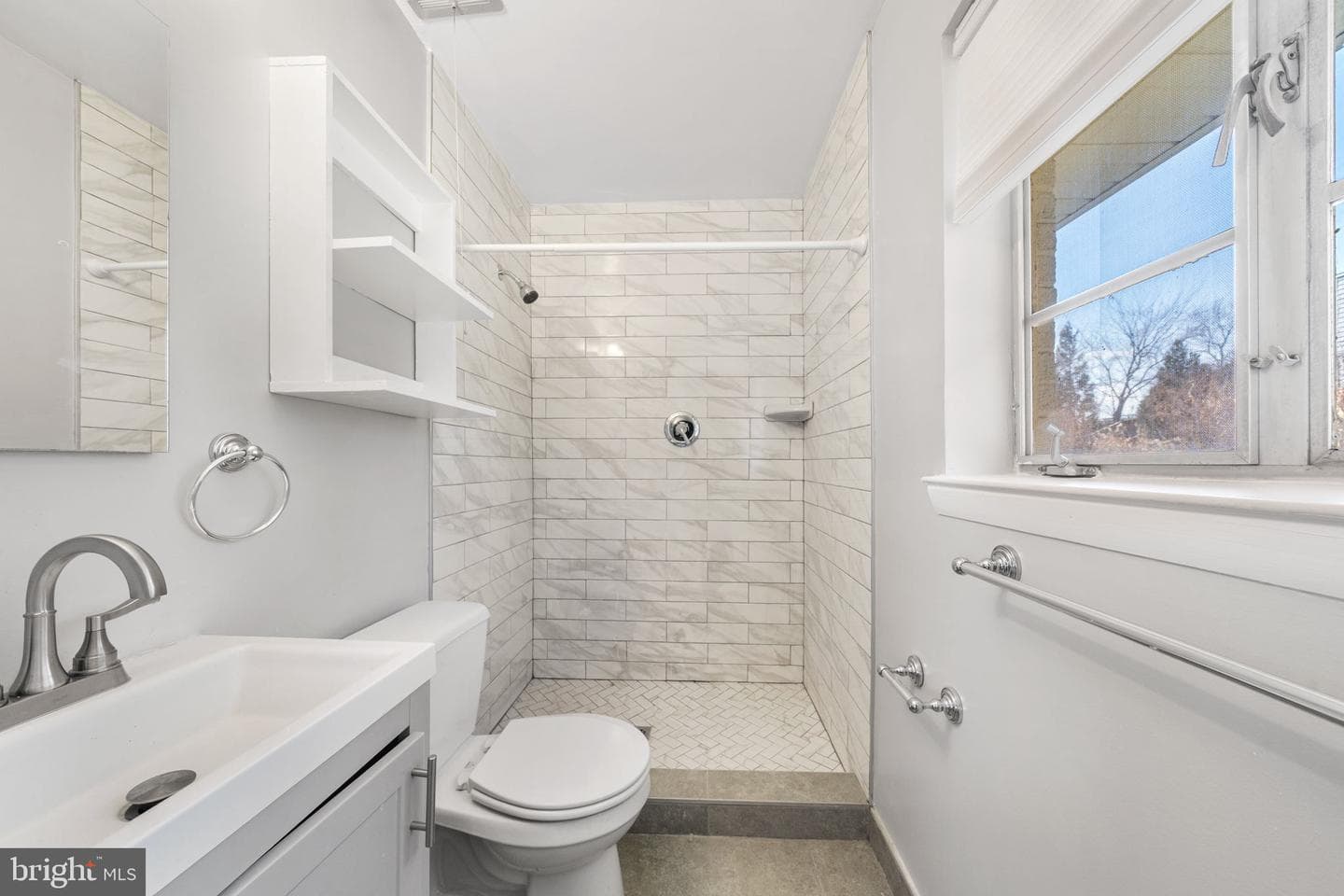 1806 Lansing Court photo 39