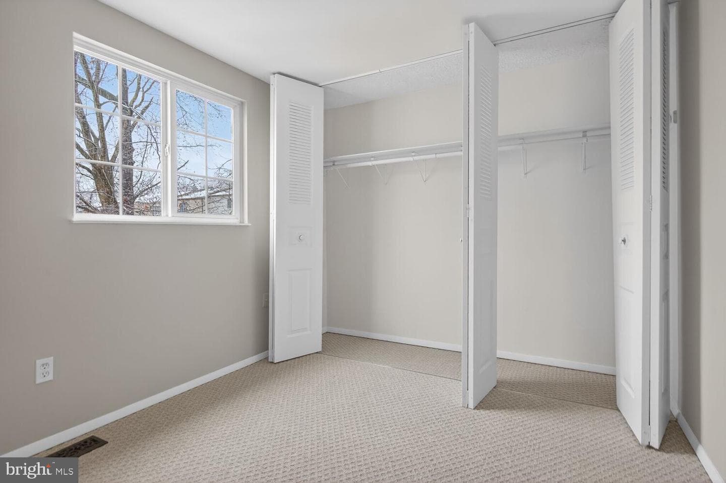 8462 Lazy Creek Court photo 16