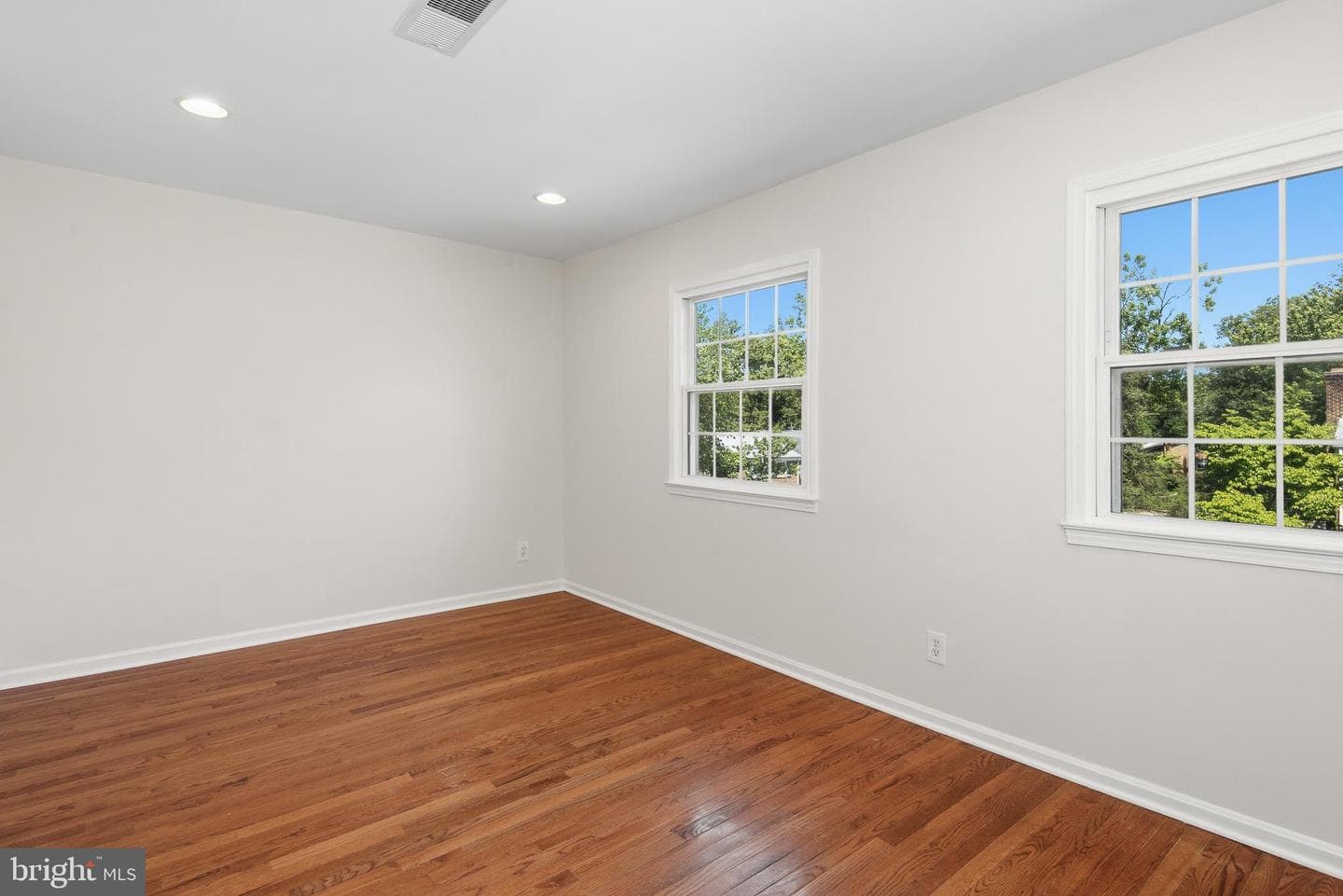 14843 Leicester Court photo 25