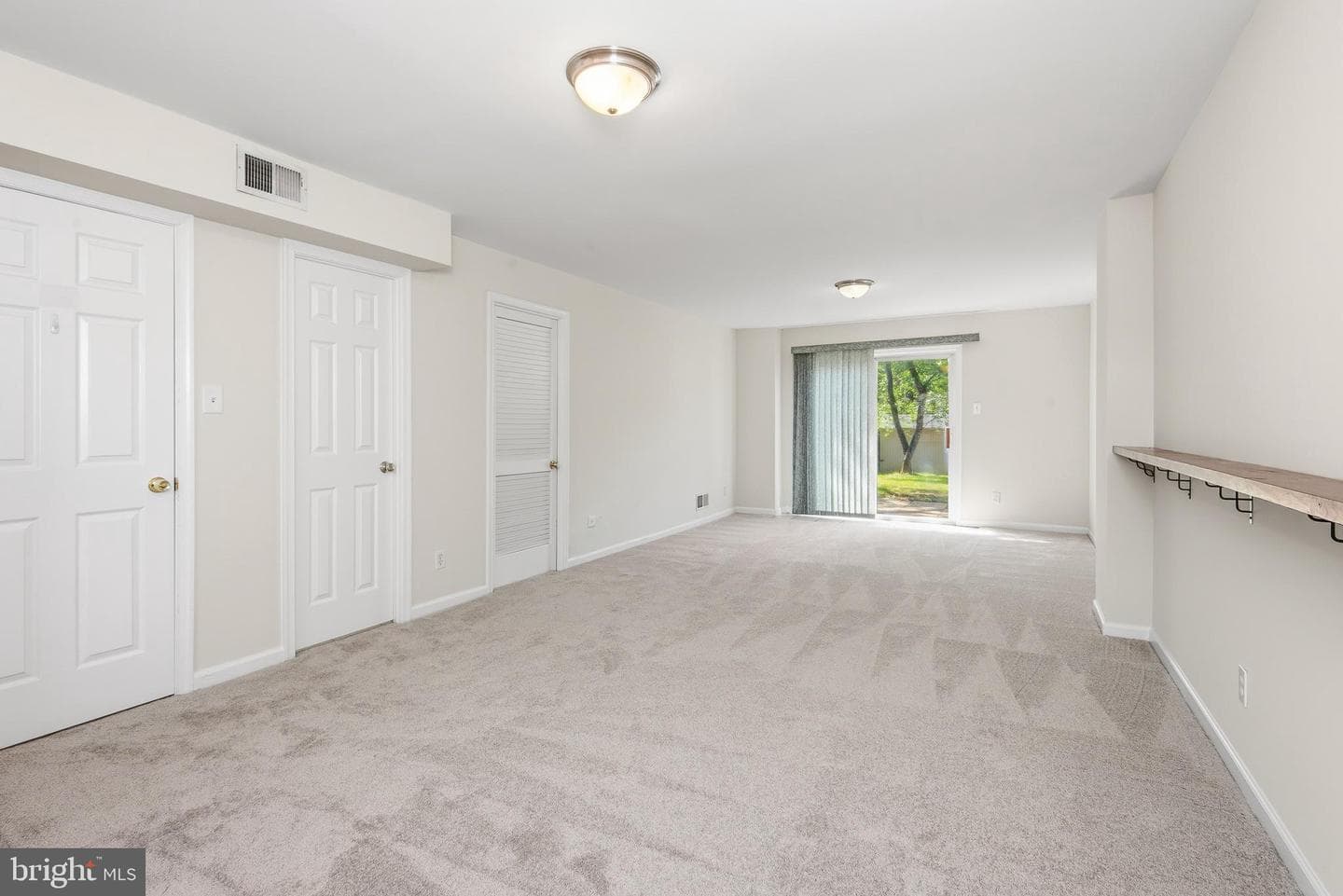 14843 Leicester Court photo 31