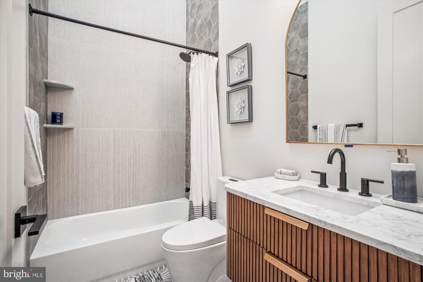 3126 Headrow Circle photo 54