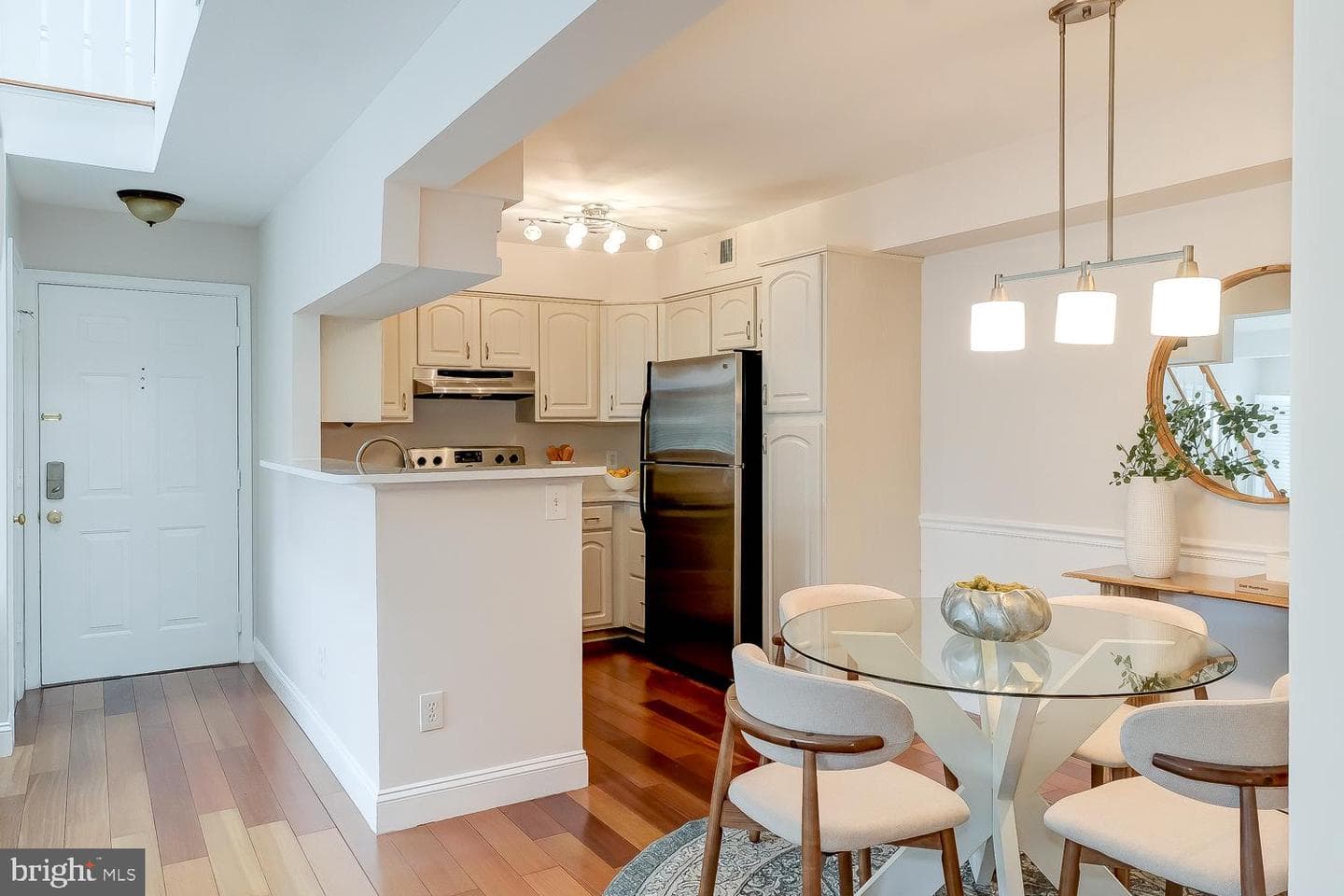 2224 Springwood Drive #j photo 4