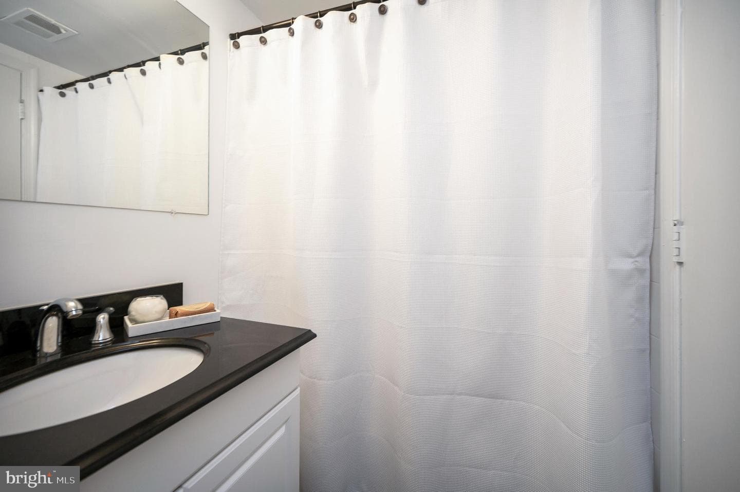 5902-B Queenston Street #505 photo 28