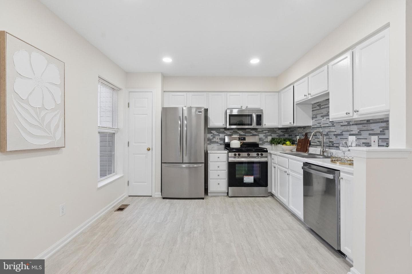 6350 Racetec Place photo 10