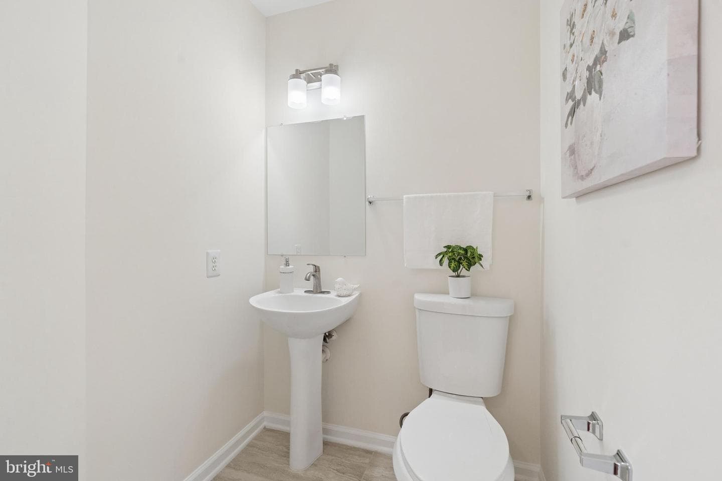 6350 Racetec Place photo 17