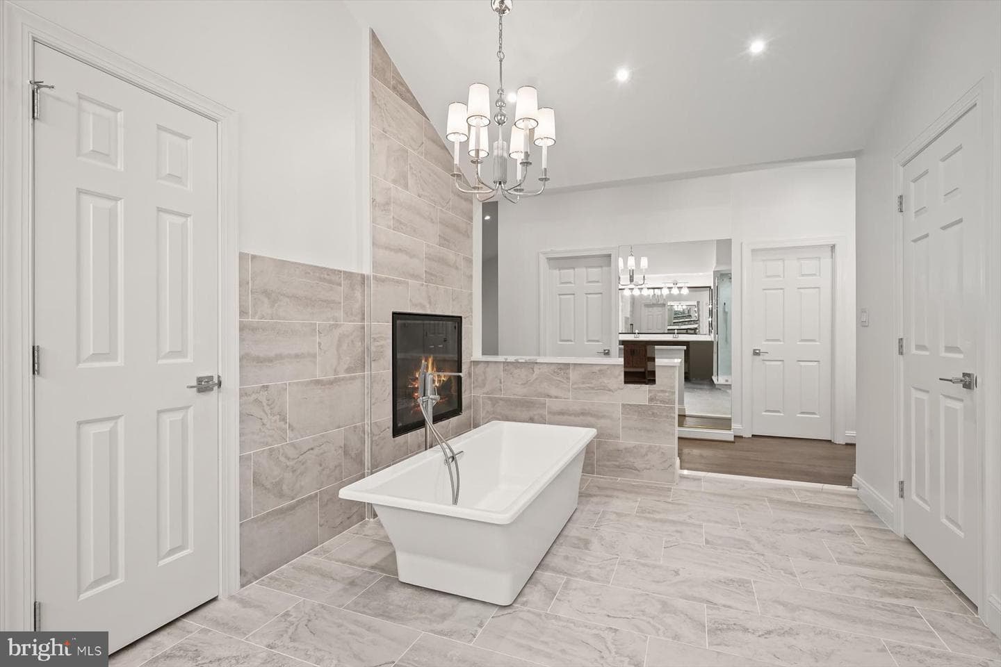 1404 Wynhurst Lane photo 23