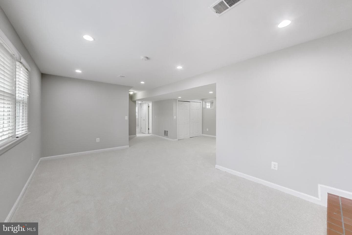 5300 Easton Drive photo 27