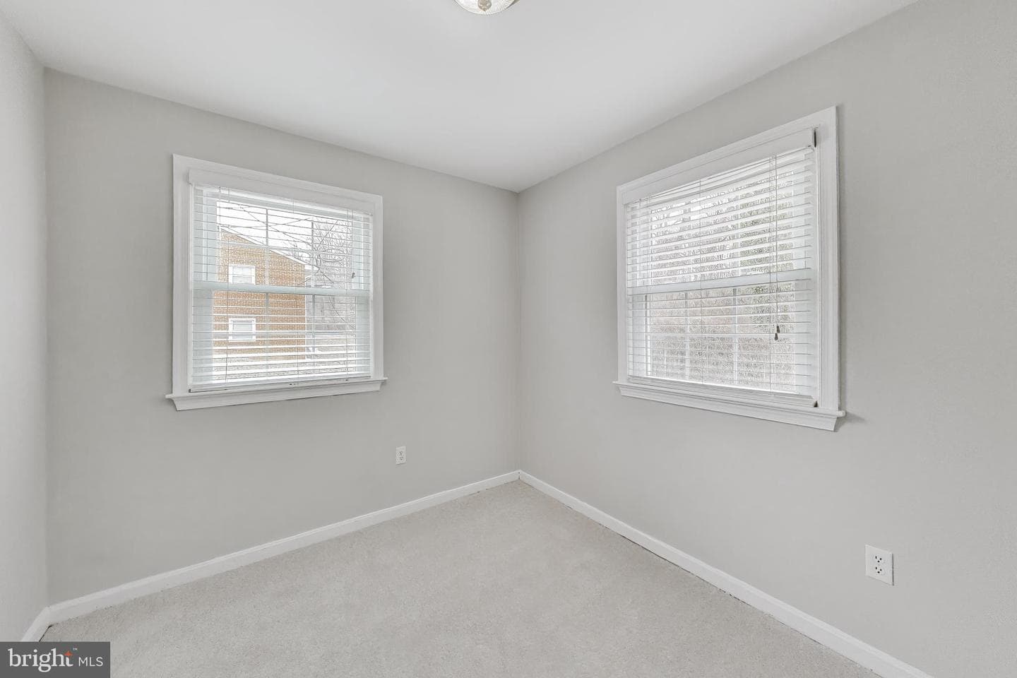 5300 Easton Drive photo 35