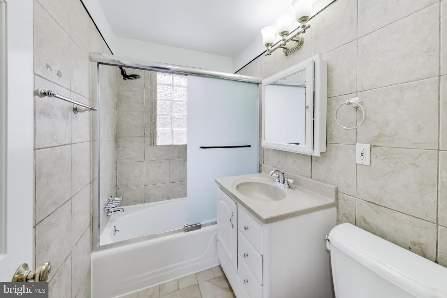 5300 Easton Drive photo 39