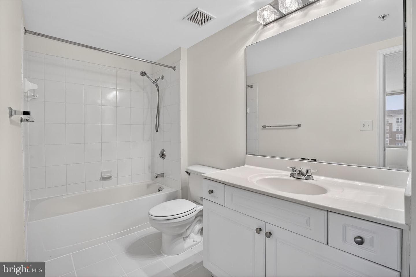 2726 Gallows Road #619 photo 19