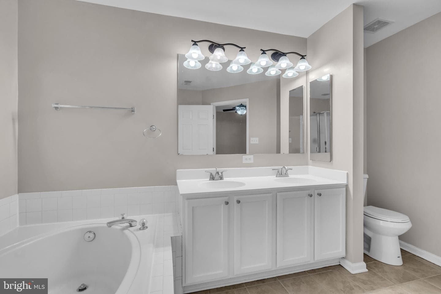 13663 Stratford Glen Place photo 35