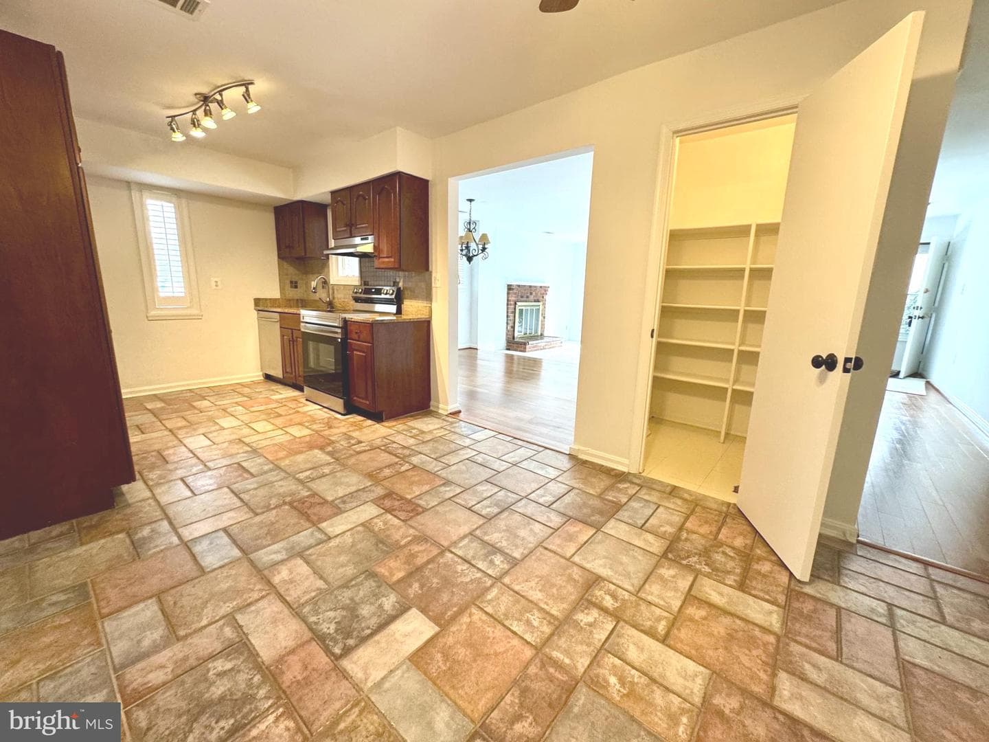 3758 Persimmon Circle photo 4