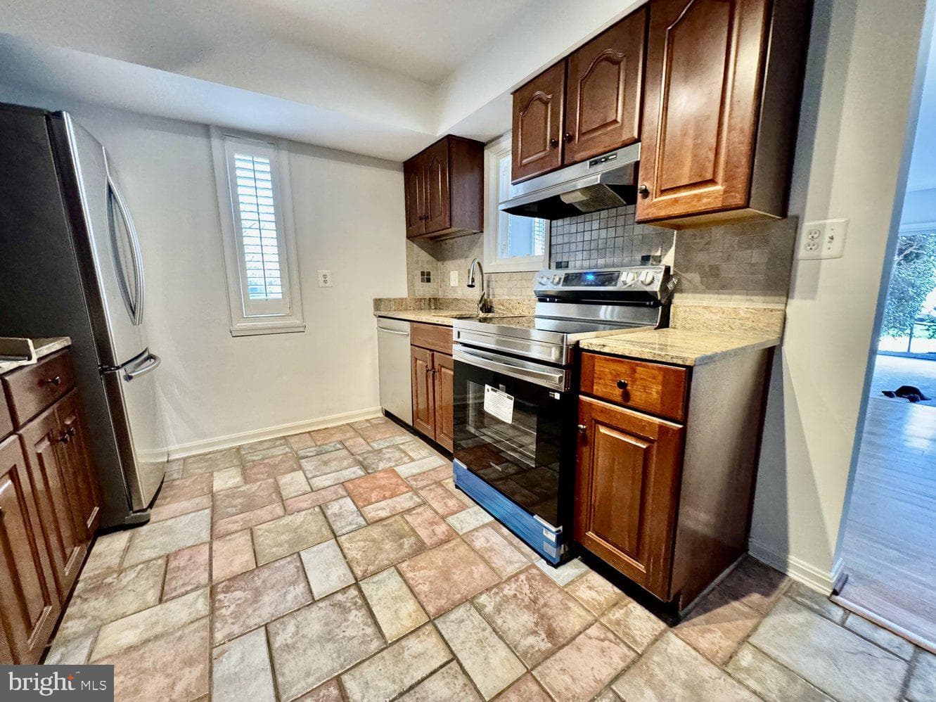 3758 Persimmon Circle photo 5