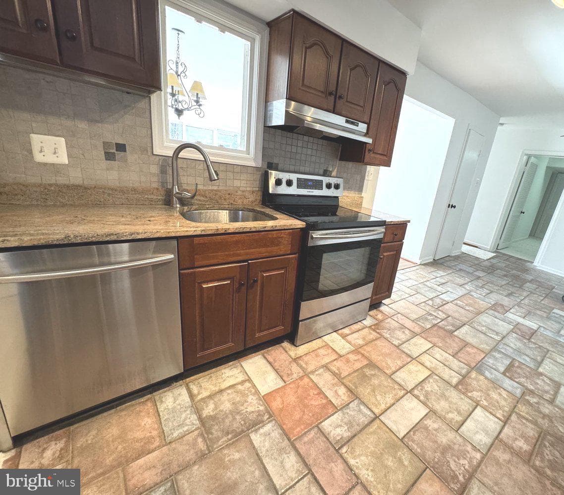 3758 Persimmon Circle photo 7