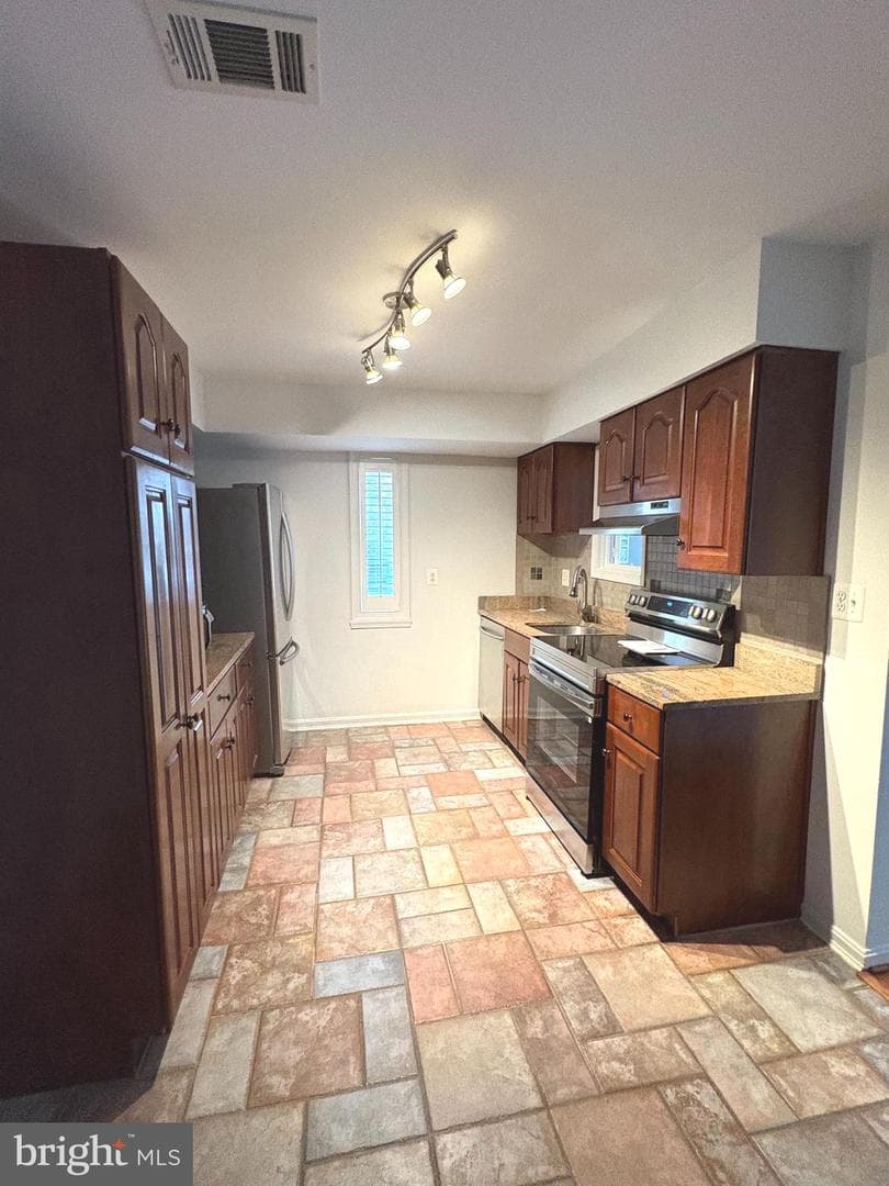 3758 Persimmon Circle photo 8