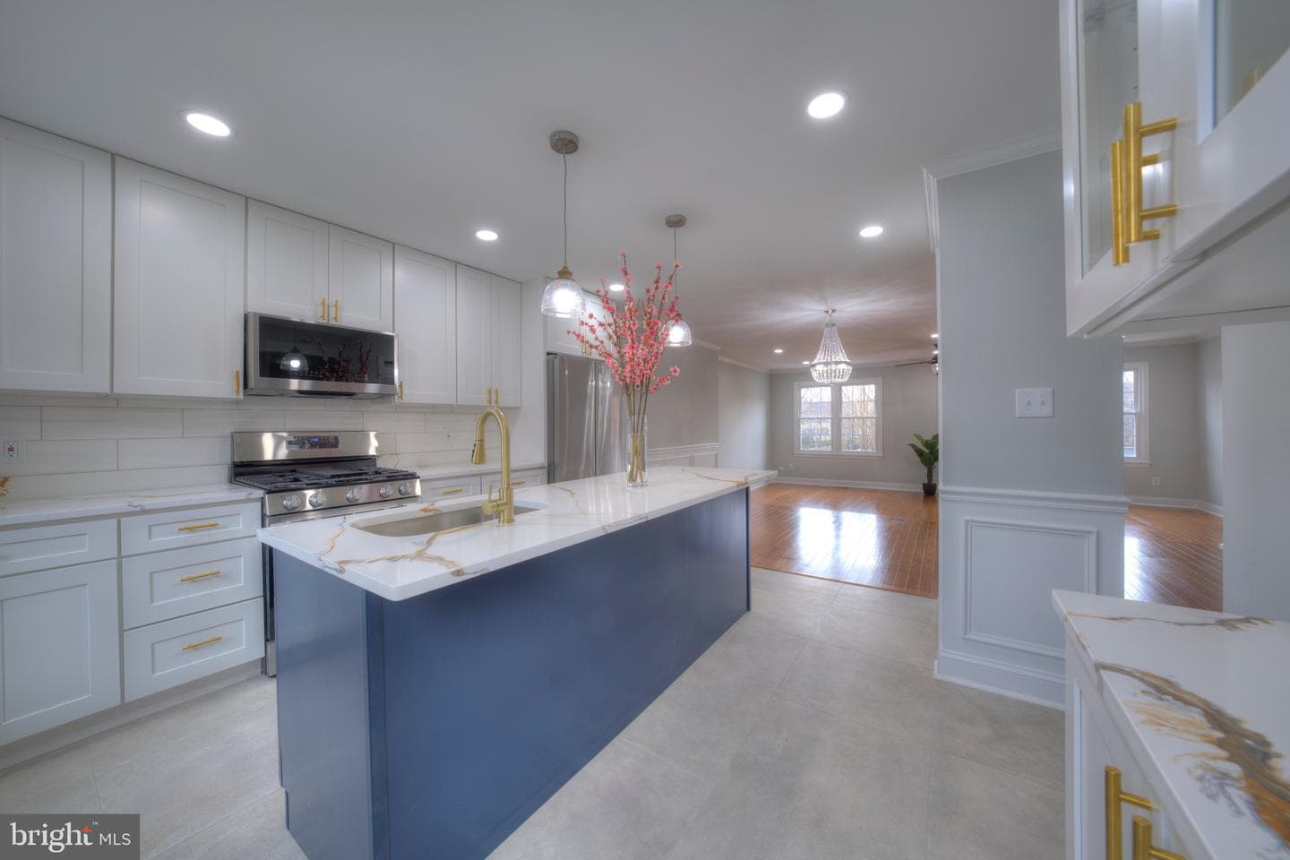 3154 Stratford Court photo 2