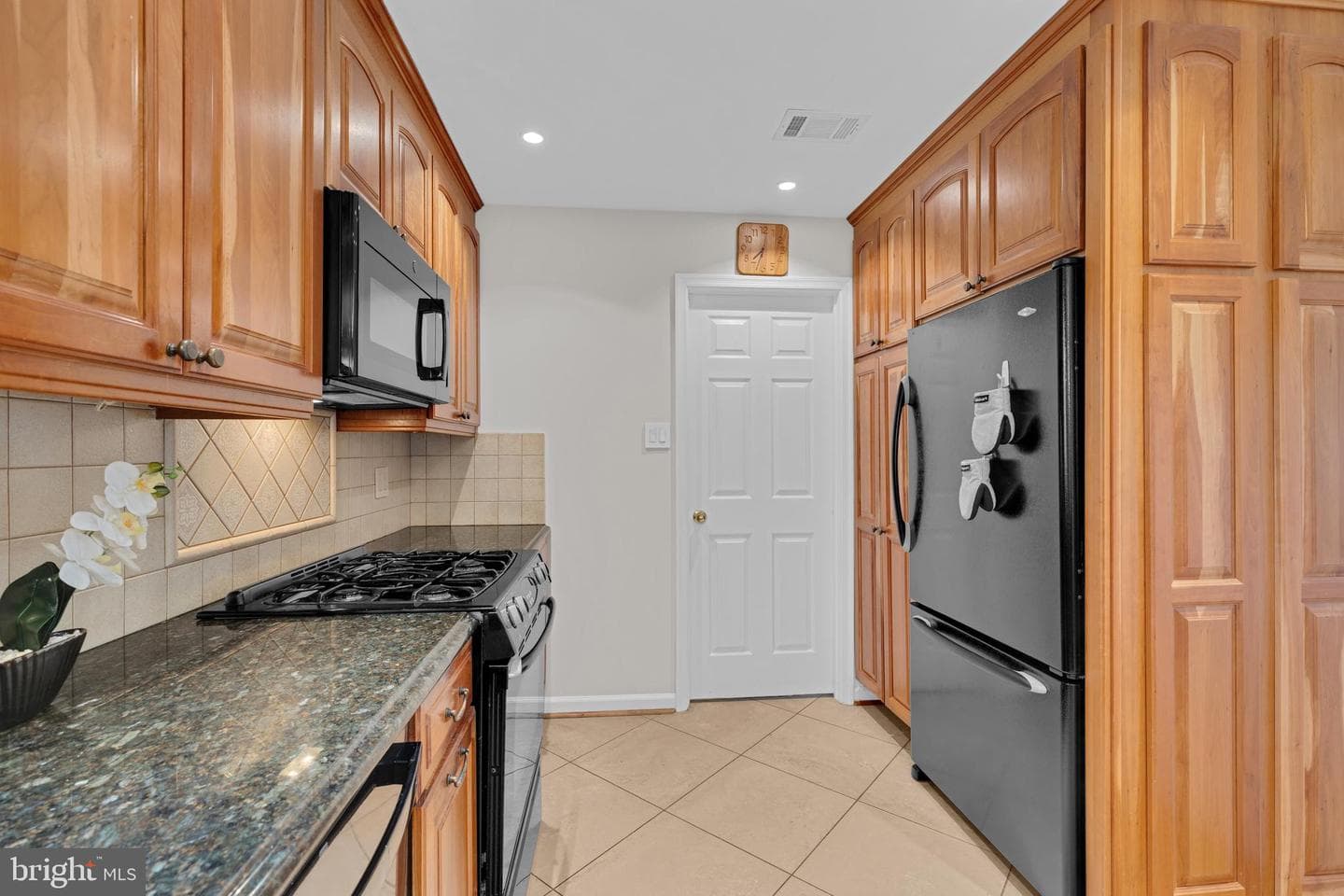 7239 Devereux Court photo 22