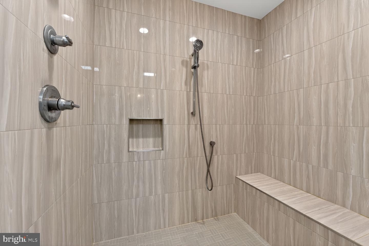 7405 Storm Court photo 28