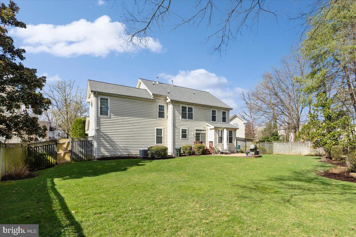 6753 Edge Cliff Drive photo 40