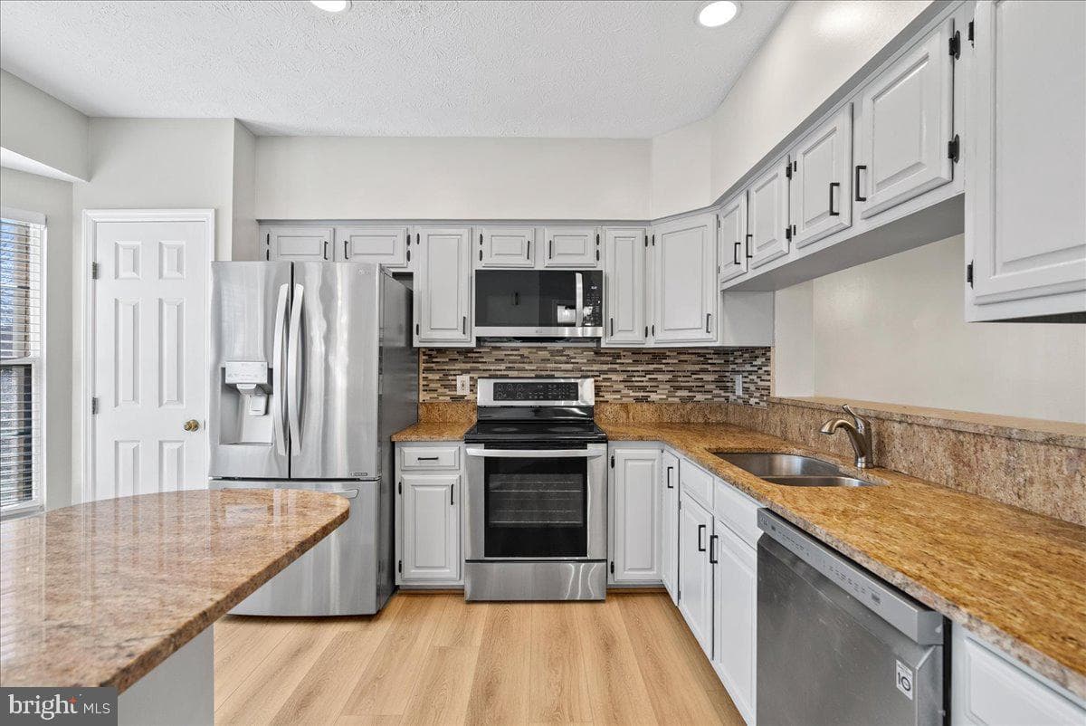 14024 Winding Ridge Lane photo 9