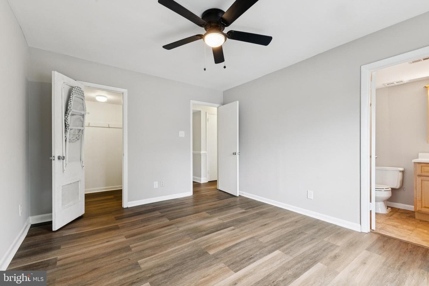 11611 Vantage Hill Road #11b photo 11