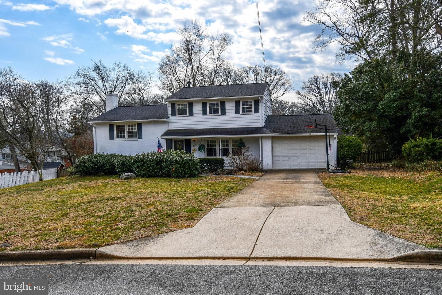 823 Neal Drive photo 2