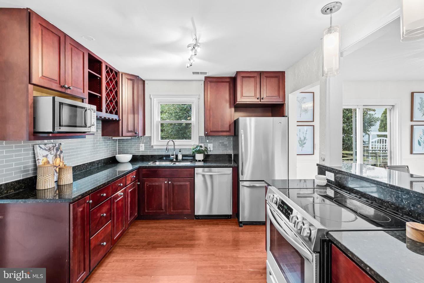13513 Coates Lane photo 3