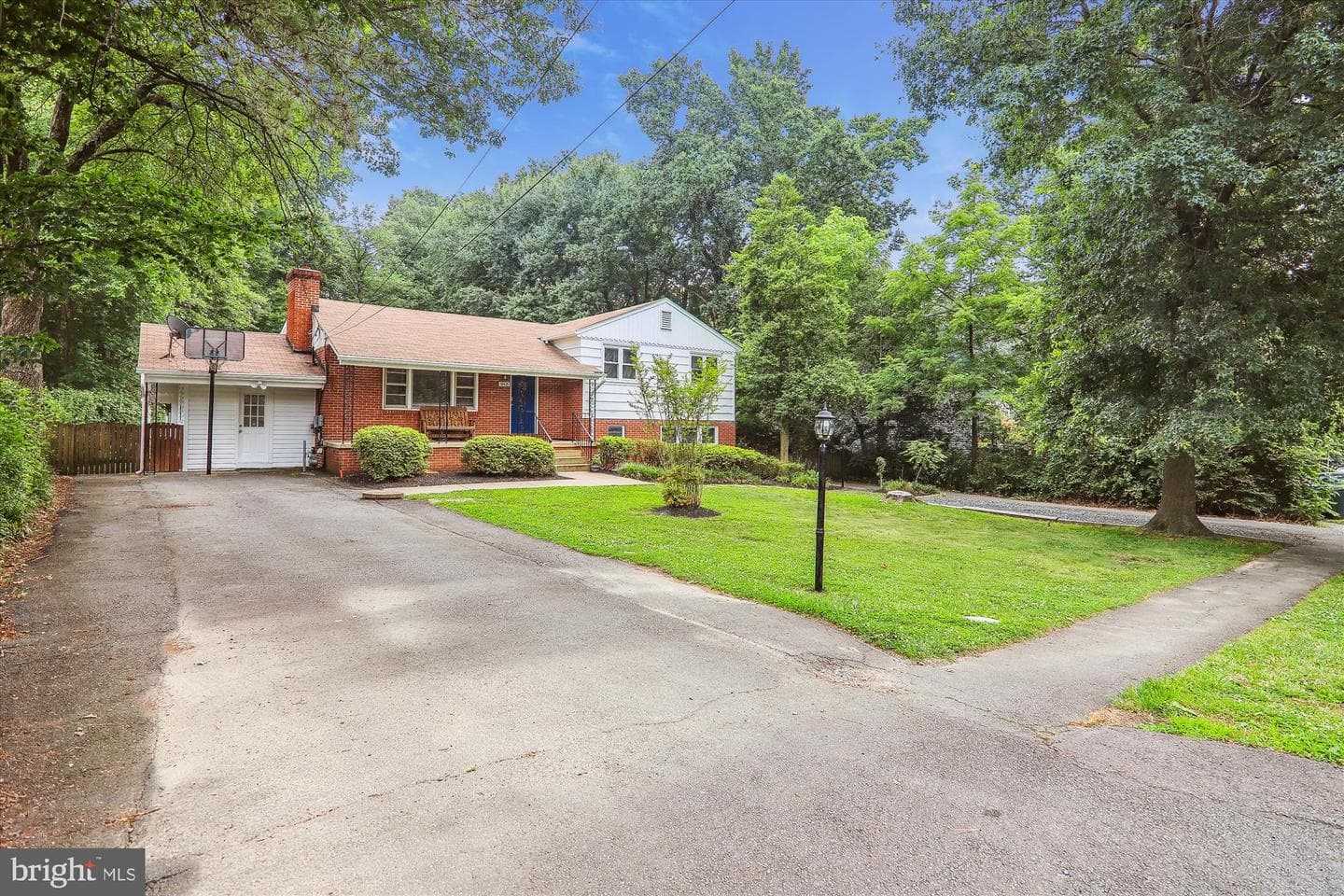 9805 Five Oaks Road photo 3